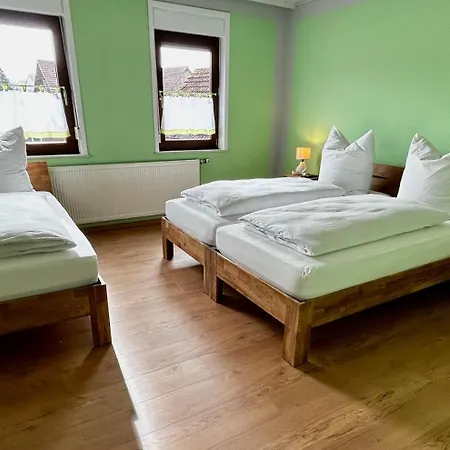 FEWO Unterm Stein - Ganzes Haus - 5 Schlafzimmer Alheim
