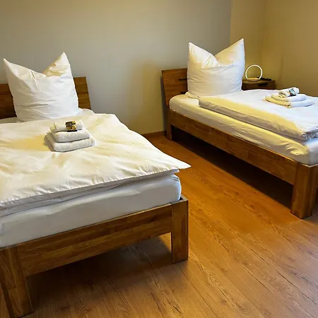 Ferienhaus FEWO Unterm Stein - Ganzes Haus - 5 Schlafzimmer Alheim