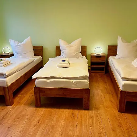 FEWO Unterm Stein - Ganzes Haus - 5 Schlafzimmer Ferienhaus Alheim